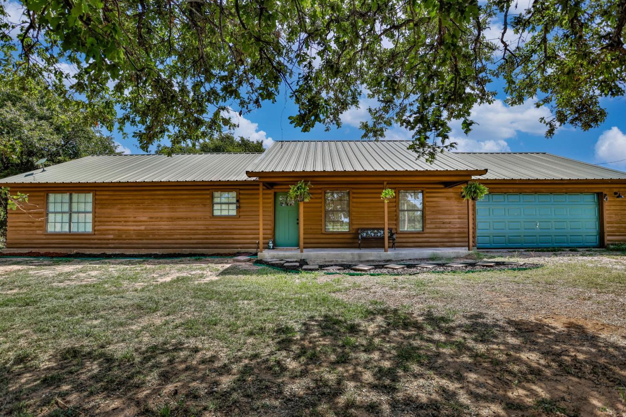 Tranquil 3-Bedroom Cabin Near Winstar Casino タッカービル エクステリア 写真